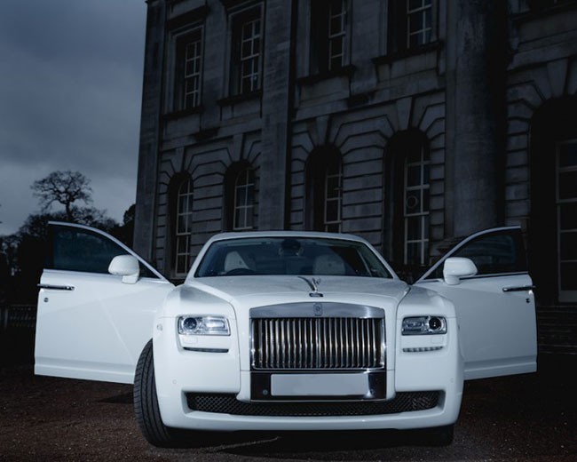 Modern Wedding Cars image 18