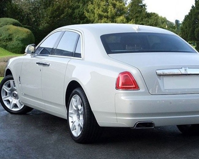 Modern Wedding Cars image 18