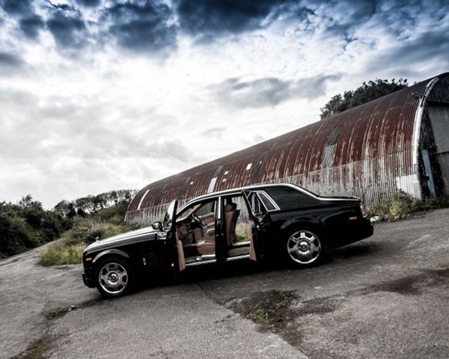 Modern Wedding Cars image 18